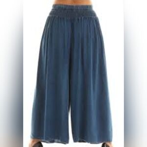 Shoreline Size M Blue Wide-Leg Pants